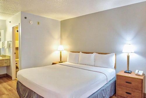 Motel 6 Buffalo Airport image 14