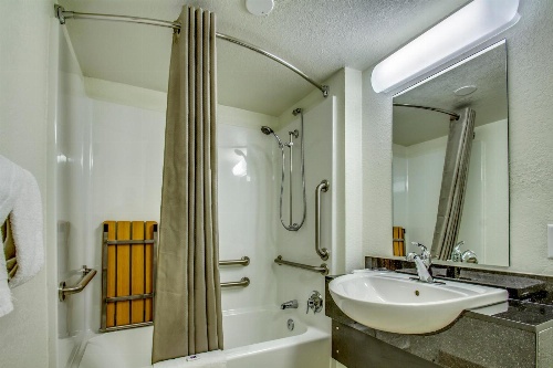 Motel 6 Buffalo Airport image 2
